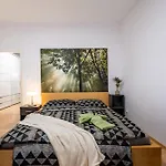 Adm Modern Place - Coffee, Wifi, Ac, Tv Pozsony