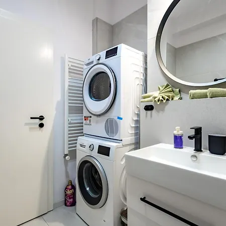 Adm Modern Place - Coffee, Wifi, Ac, Tv Apartment