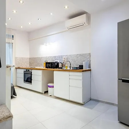 Adm Modern Place - Coffee, Wifi, Ac, Tv Apartment