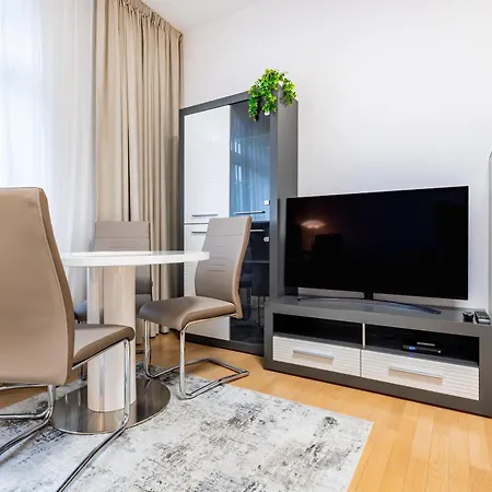 Апартаменти Adm Modern Place - Coffee, Wifi, Ac, Tv Братислава