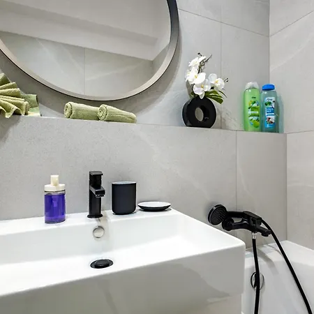 Adm Central Modern Place - Wifi, Ac, Tv * Bratislava