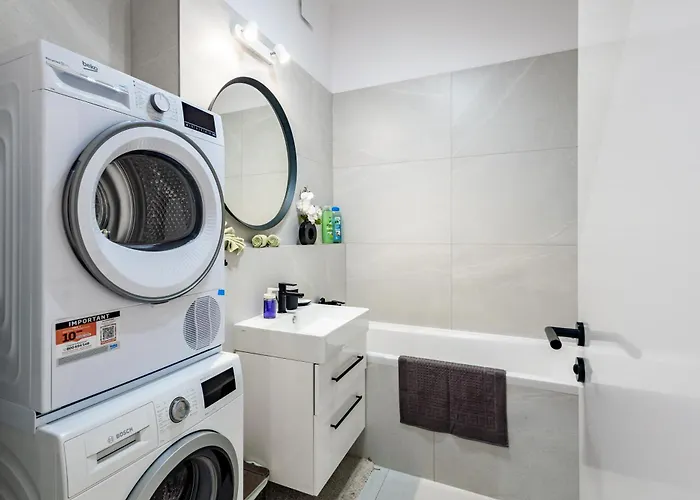 Апартаменти Adm Central Modern Place - Wifi, Ac, Tv Братислава