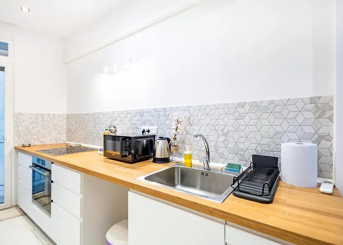 Adm Modern Place - Coffee, Wifi, Ac, Tv *