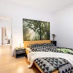 Adm Modern Place - Coffee, Wifi, Ac, Tv דירה ברטיסלאבה